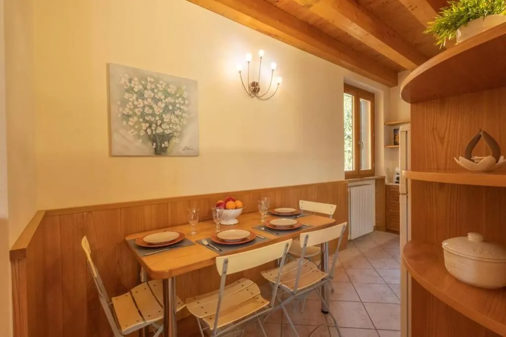 Happy Guest Apartments - Feel The Lake Riva di Solto